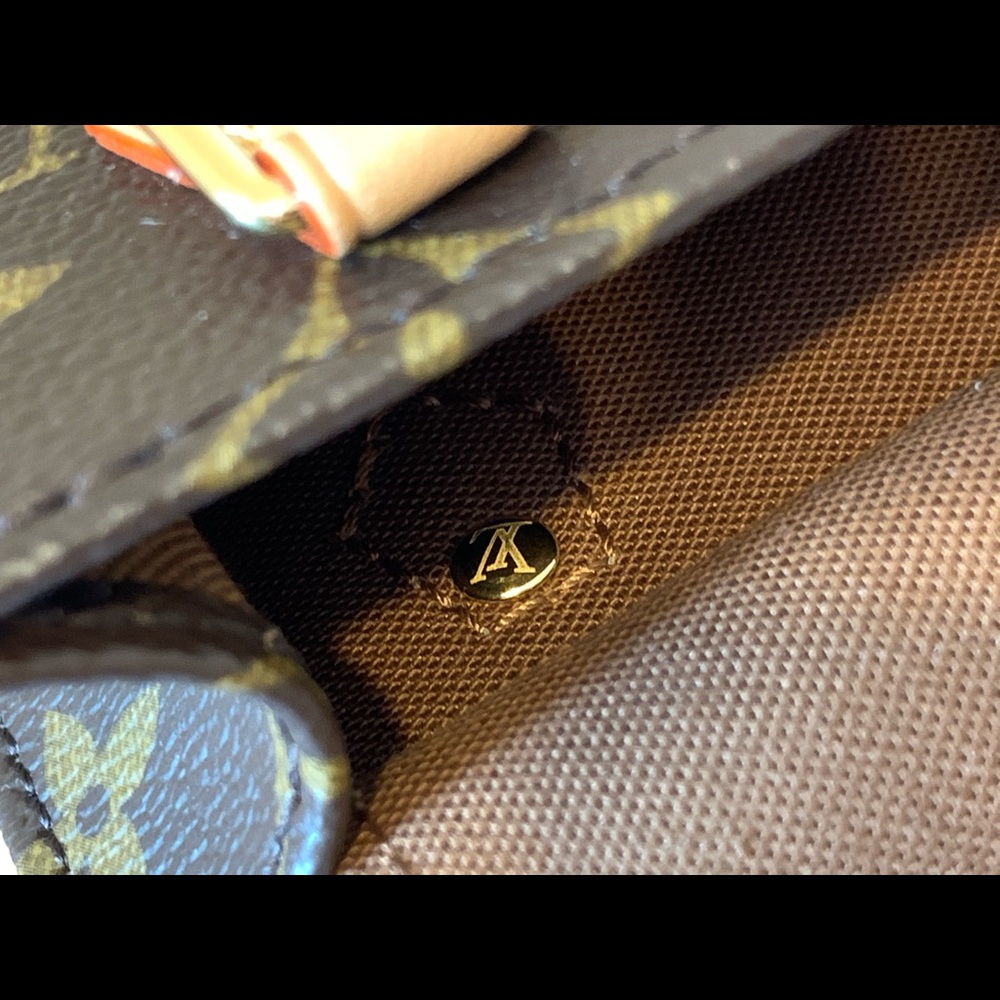 Louis Vuitton Petit Sac Plat Monogram Tote - Picture 9 of 12